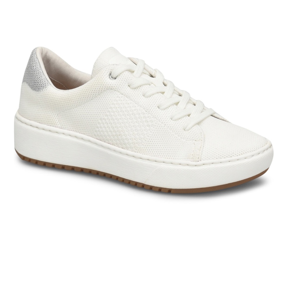 NWOT Söfft | White Waylyn Sneaker - Women 10